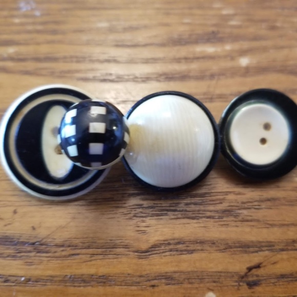 Vintage Brass and Bedazzled Brooches (Multiple Options) - Picture 5 of 16